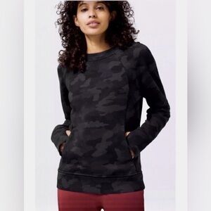 Lululemon Scuba Crew Camo Size 6 Incognito Black Multi Gray Sweatshirt Top